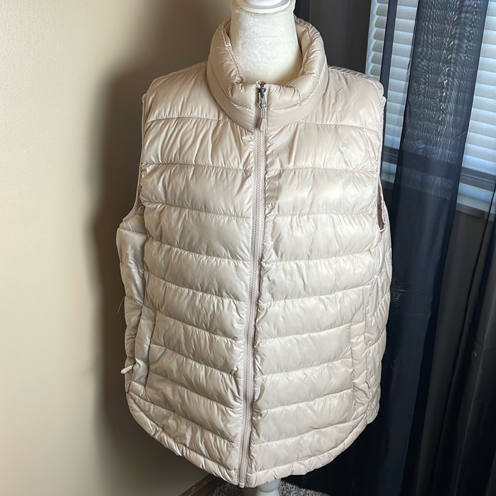 32 Degrees Ladies' Zippered Lightweight Warmth Vest, Beige Size XXL